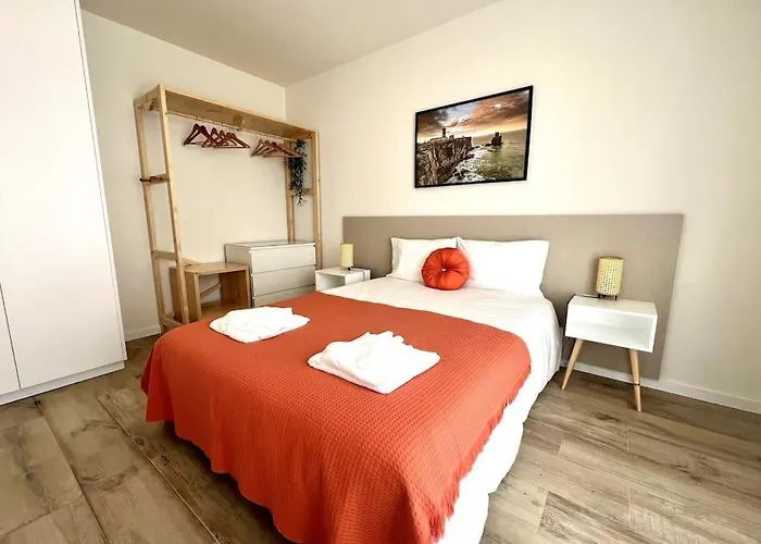 Cor De Mar • Patio • 2 Quartos • Centro Historico Peniche